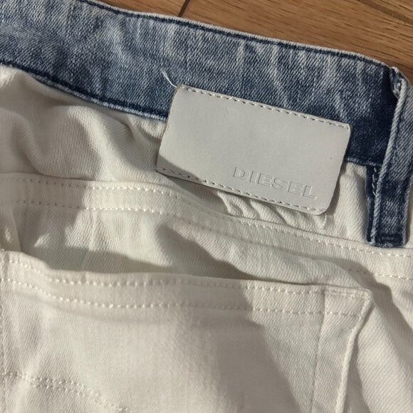 $248 Diesel Skinzee Low Zip Women’s 24 Super Slim Skinny Jeans White Stetch EUC - Picture 5 of 5